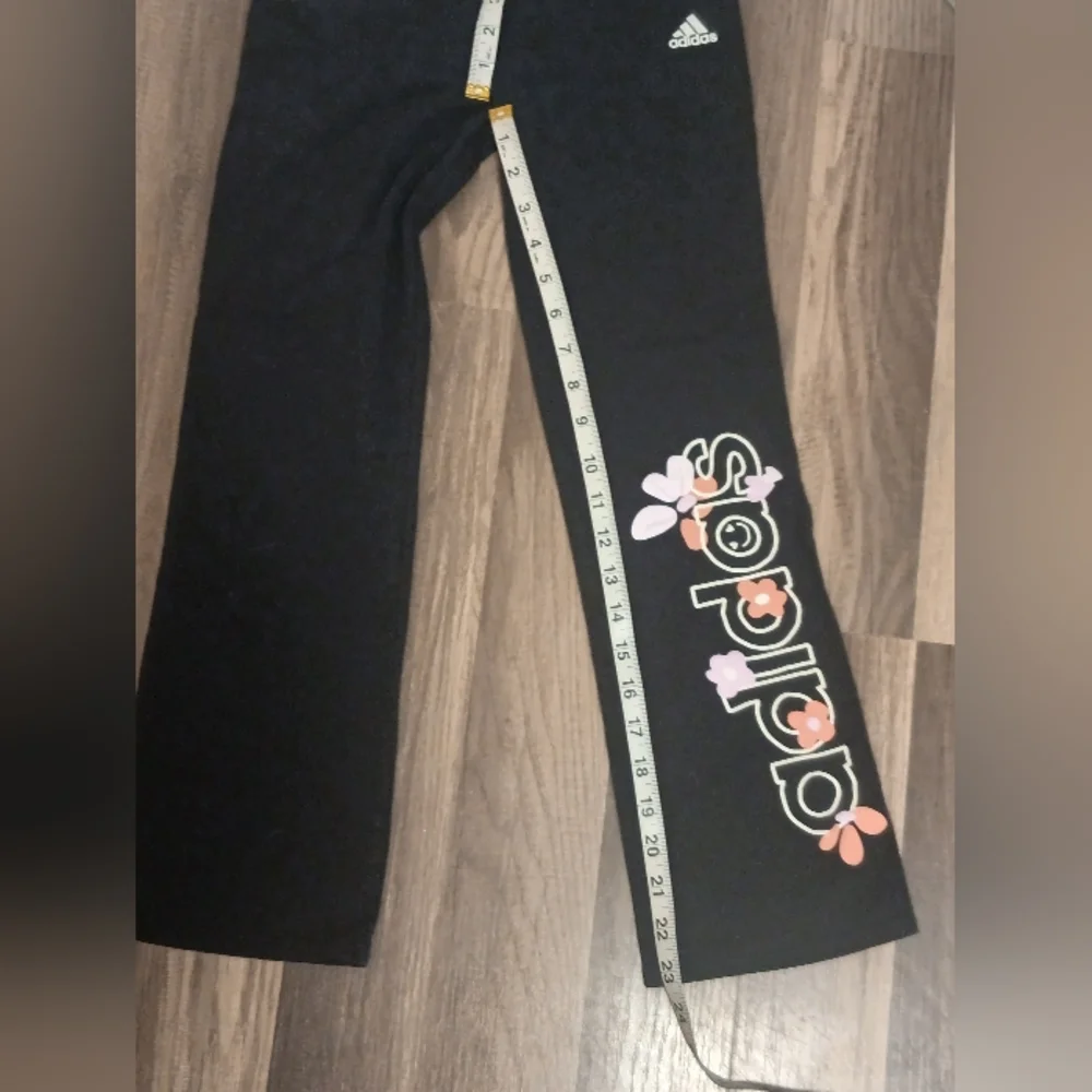 𝑨𝒅𝒊𝒅𝒂𝒔 & 𝑪𝒚𝒏𝒕𝒉𝒊𝒂 𝑹𝒐𝒘𝒍𝒆𝒚 𝑺𝒆𝒕 - Picture 8 of 11